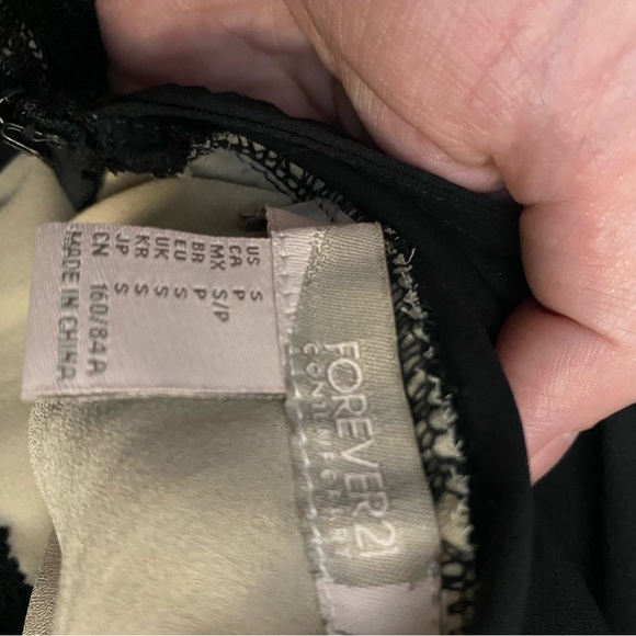 Forever 21 Halter Little Black Dress Crochet Lace Y2K Women's Size Small - Picture 4 of 6